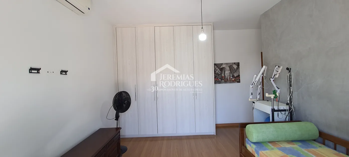 Casa com 3 suítes para venda no Condomínio Campos Do Conde II Versailles em Tremembé/SP