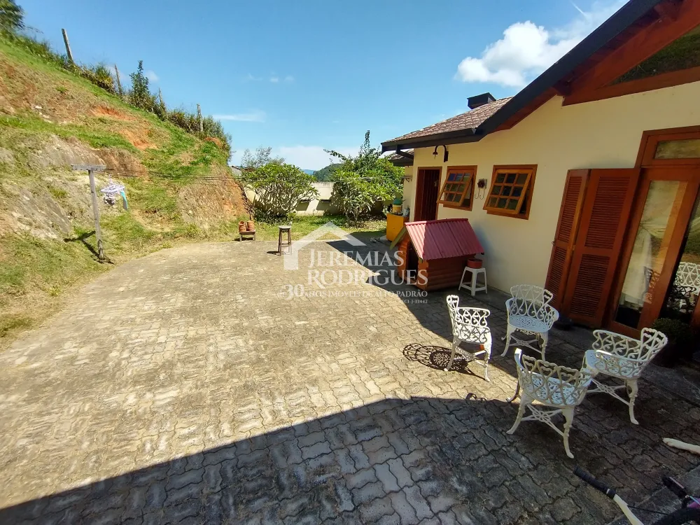 Casa com 4 dormitórios, 277 m² - Santo Antônio do Pinhal/SP