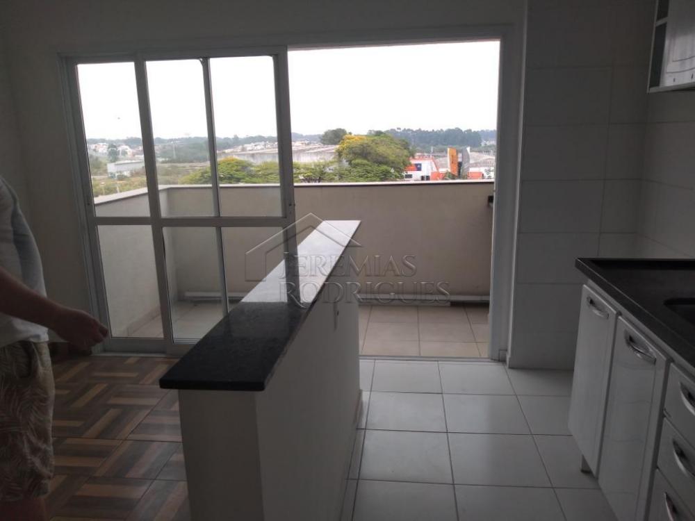 Apartamento com 3 dormitórios para locação, 89M² no Edifício New Way Tower em Pindamonhangaba/SP