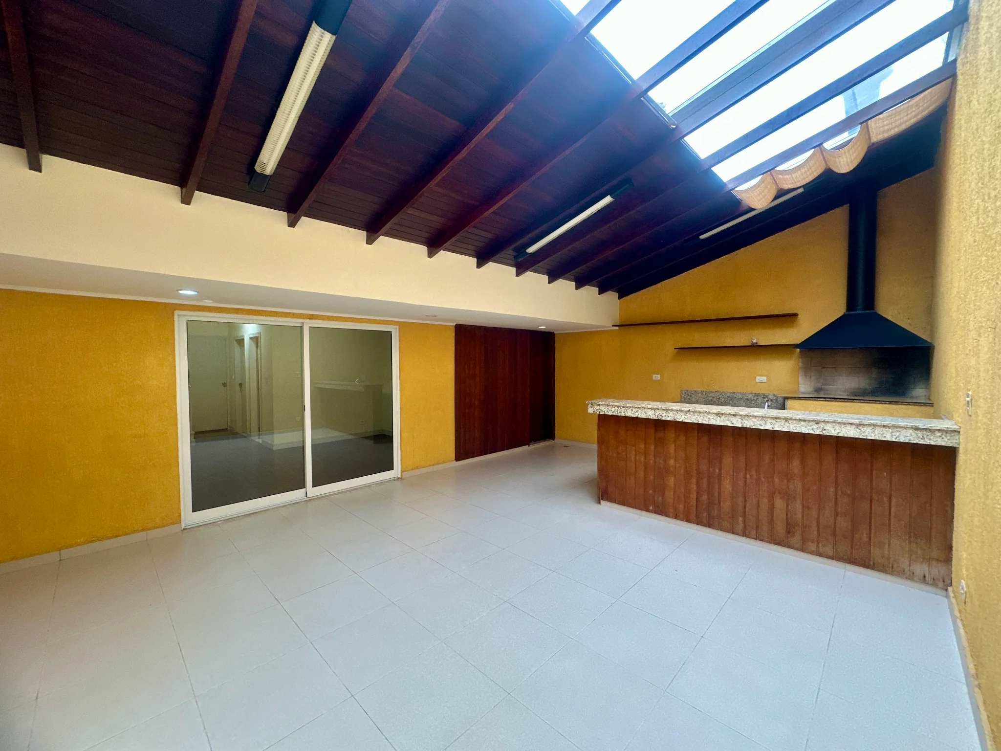 Casa com 3 dormitórios disponível para locação no Condomínio Bosque dos Pássaros em Tremembé/SP