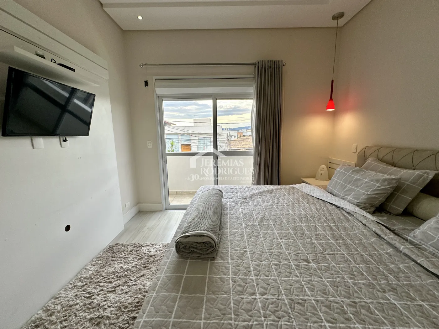 Casa à venda com 3 dormitórios no Condomínio Campos do Conde I em Tremembé/SP