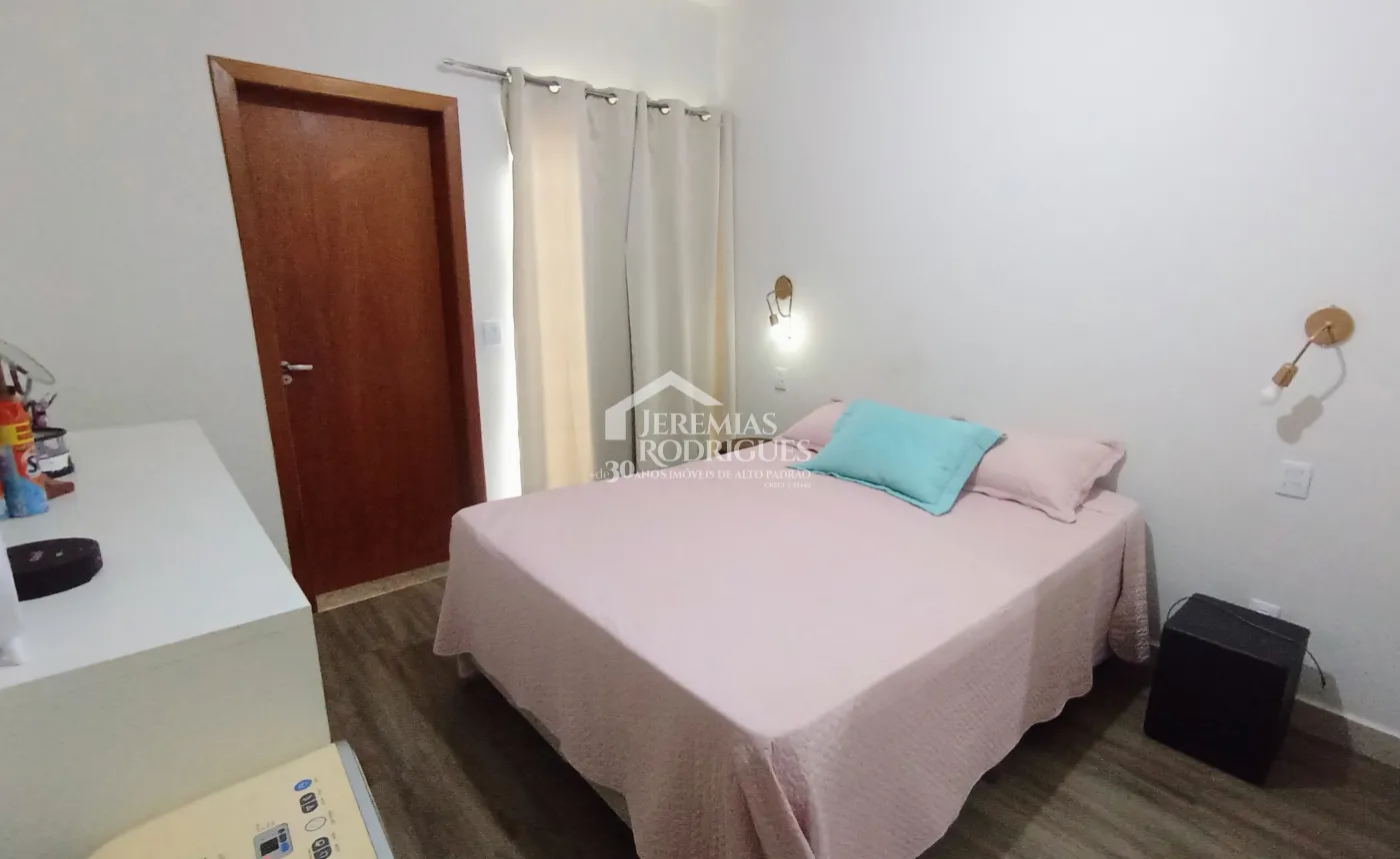 Casa à venda com 3 suítes no Condomínio Moema Ville em Pindamonhangaba/SP.