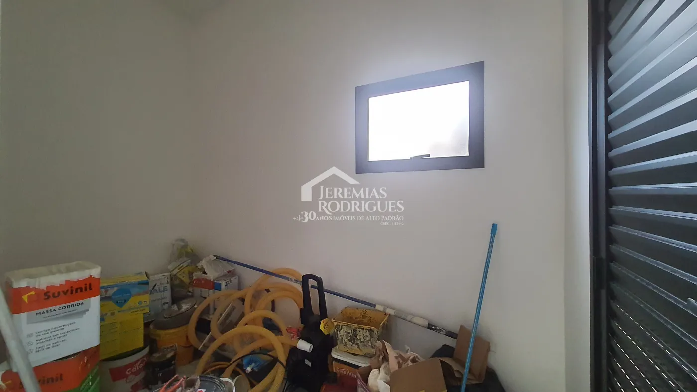 Casa à venda com 3 suítes no Condomínio Chácaras Cataguá em Taubaté/SP.