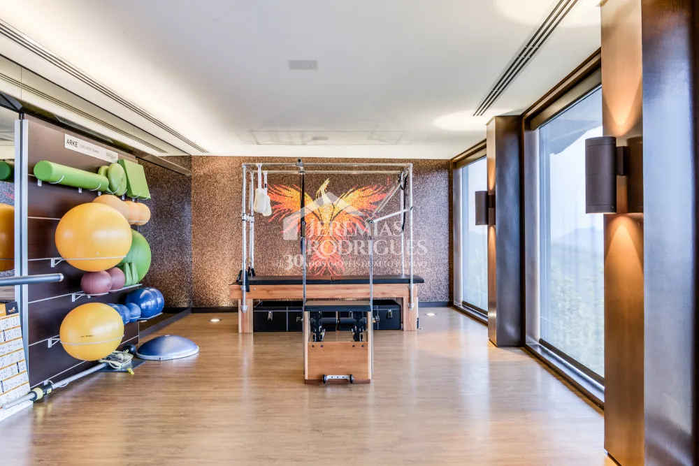 Mansão à venda no Condomínio Pedra do Fogo em Campos do Jordão/SP. 