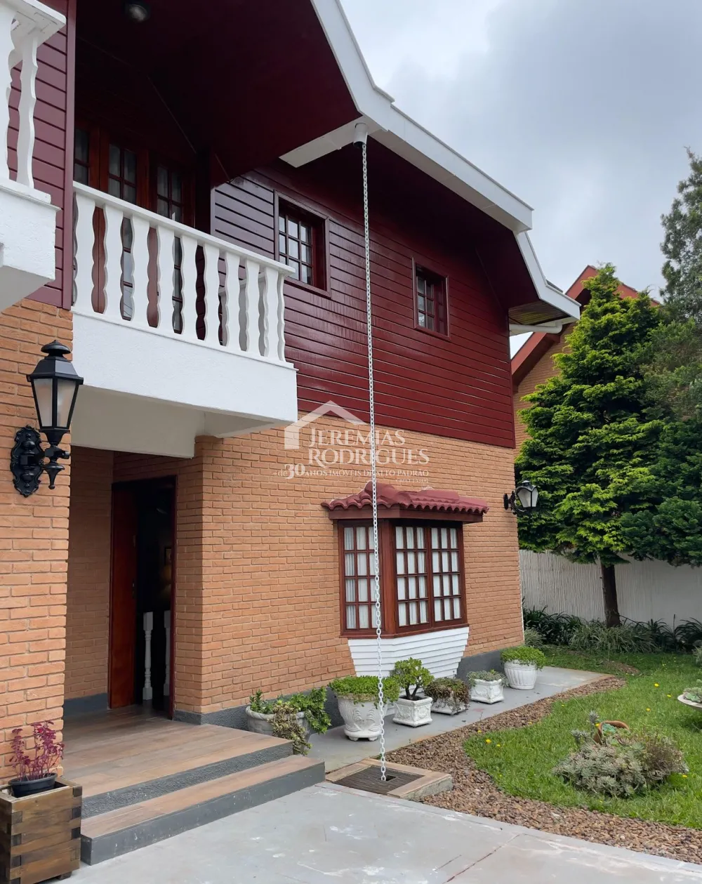 Casa com 4 suítes, 350 m² -  Vila Francalanza - Campos do Jordão/SP.