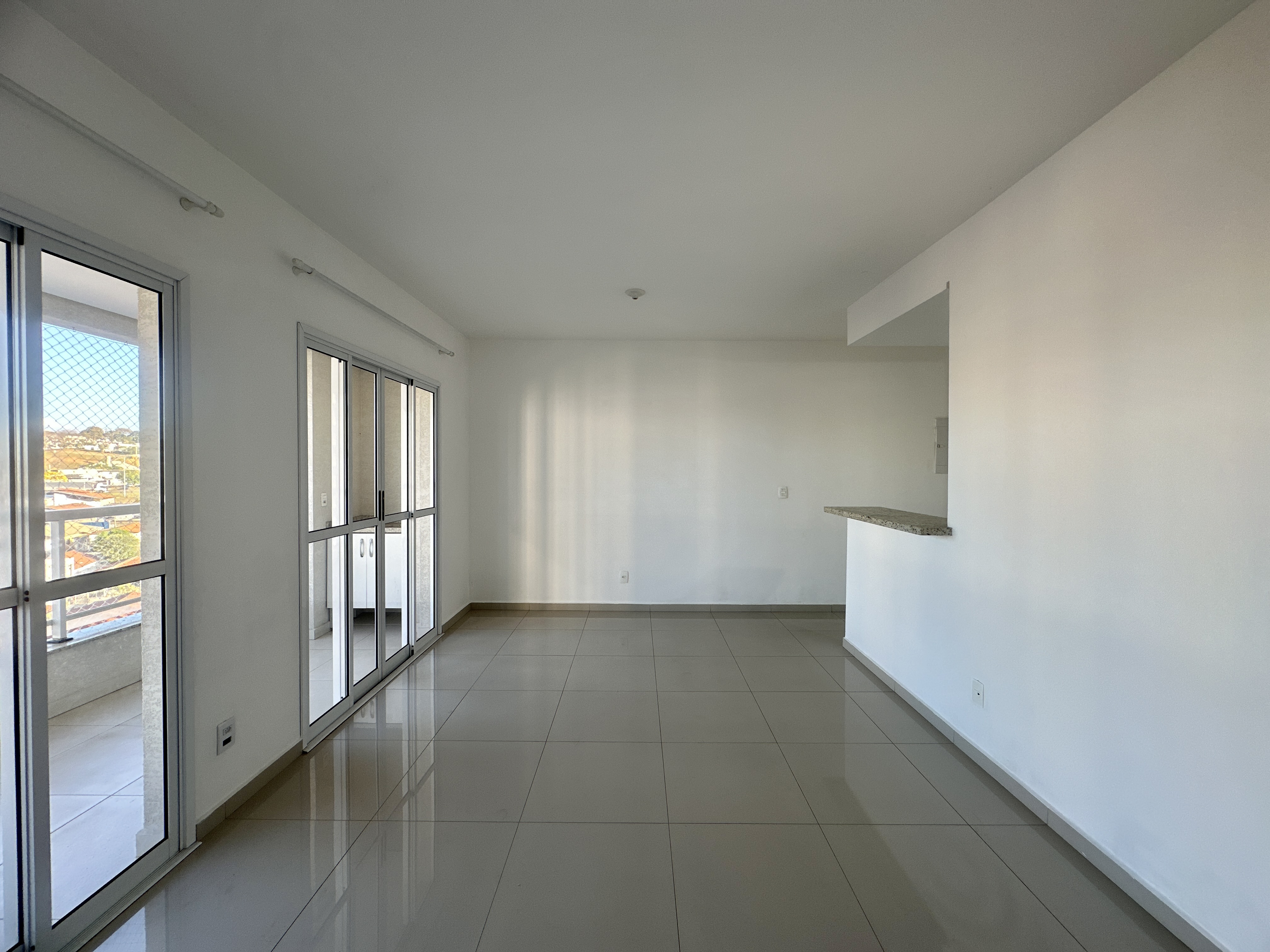 Apartamento para locação com 2 dormitórios, 75 m² no Edifício Camburi em Taubaté/SP