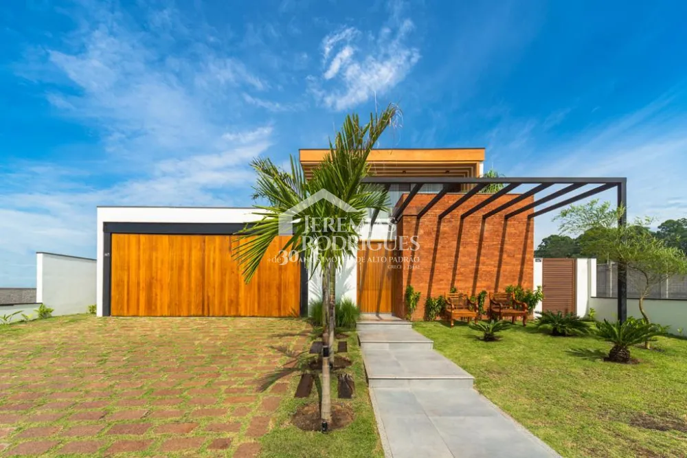 Maravilhosa casa com 5 quartos, 438 m² - Colonial Village II - Pindamonhangaba/SP