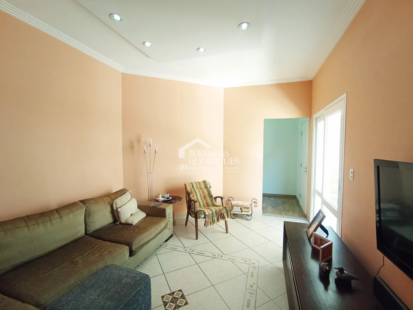 Casa à venda com 4 dormitórios no Condomínio Village Paineiras em Pindamonhangaba/SP