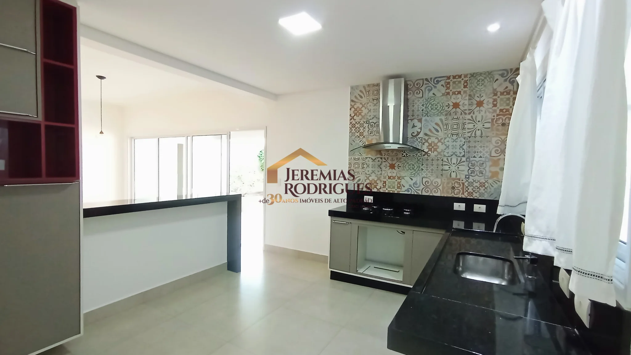 Casa à venda no Condomínio Campos do Conde II em Tremembé/SP.