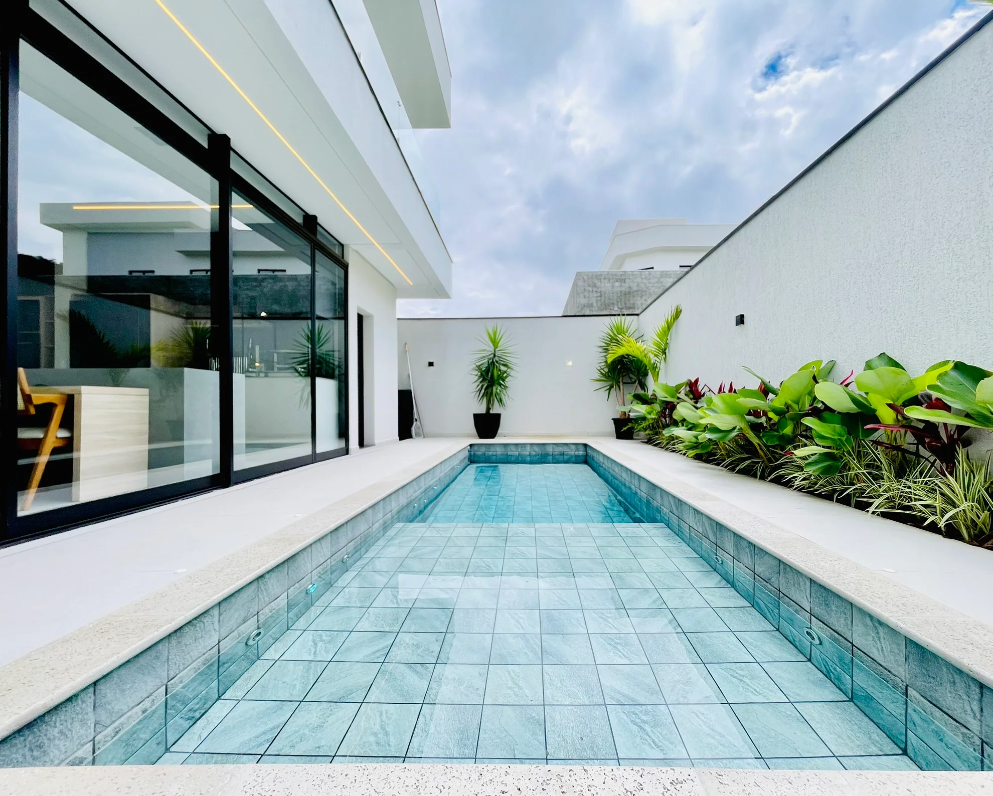 Casa à venda com 4 dormitórios no Condomínio Cyrela Landscape em Taubaté/SP. 