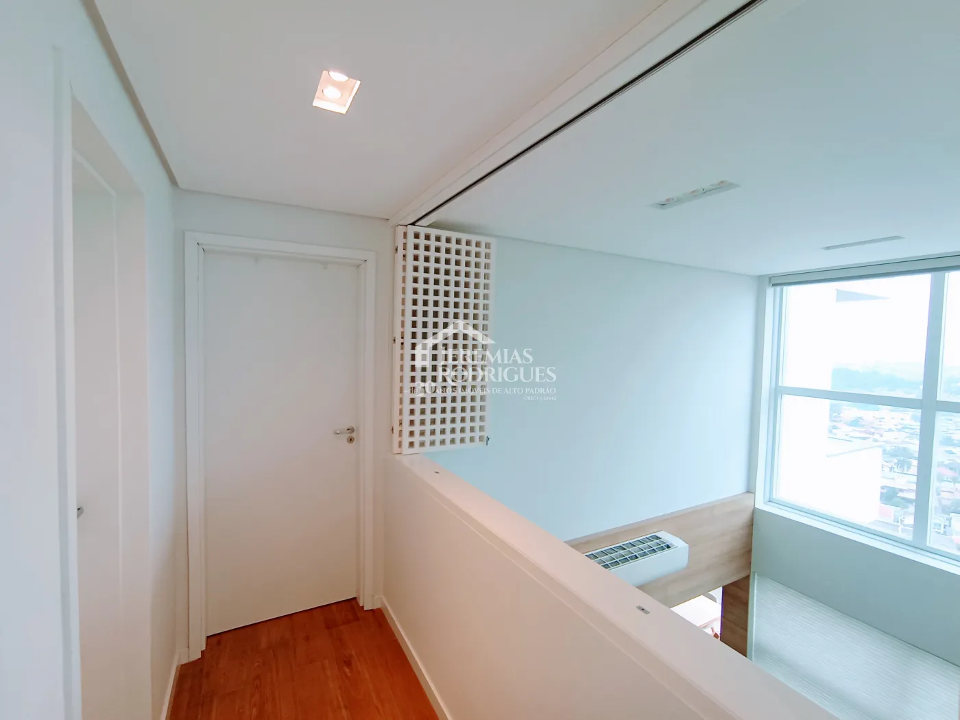 Cobertura duplex à venda com 3 dormitórios, 182 m² no Edifício Vert Residence em Taubaté/SP