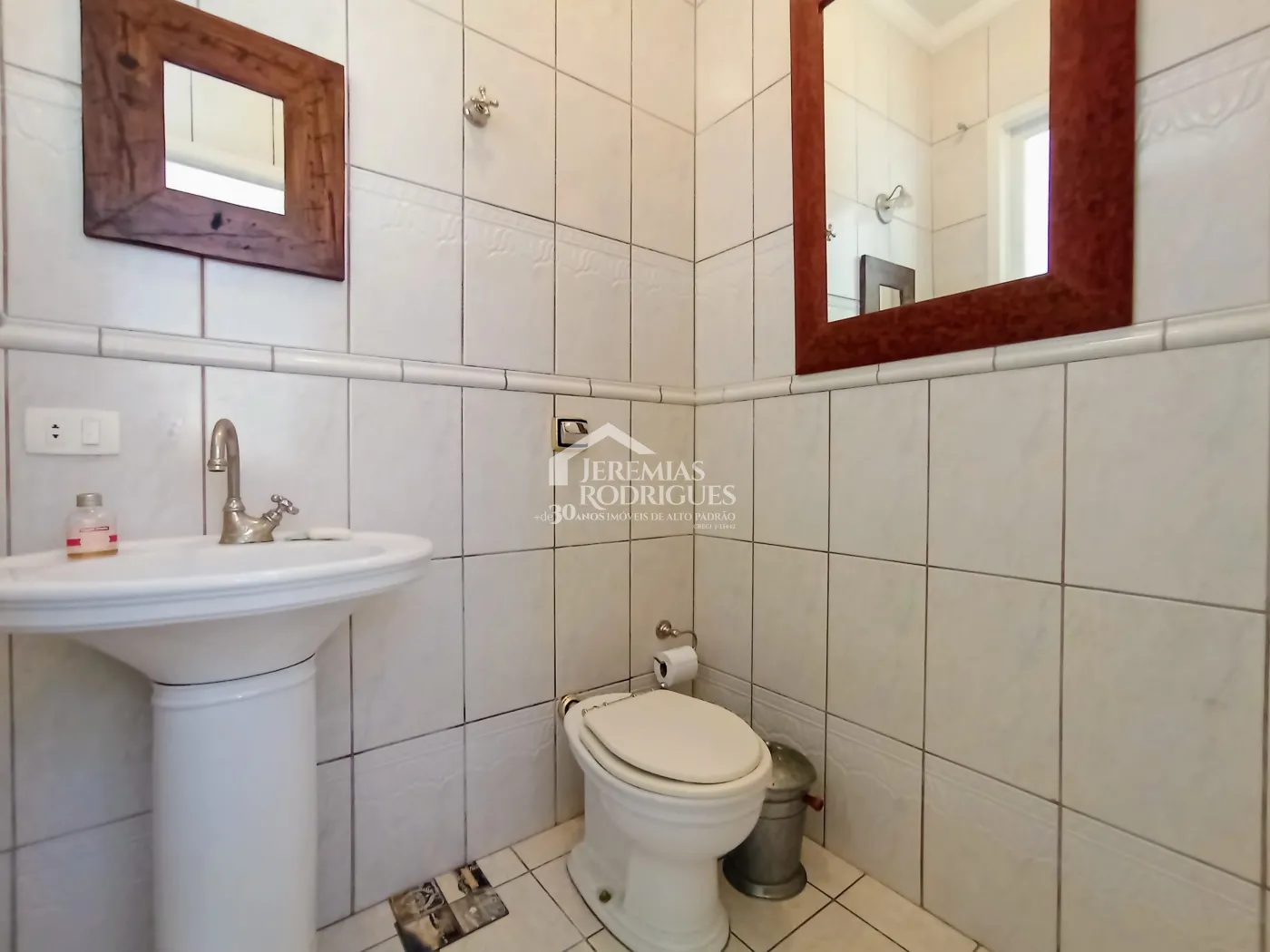 Casa para locação com 4 dormitórios no Condomínio Taubaté Village em Taubaté/SP.