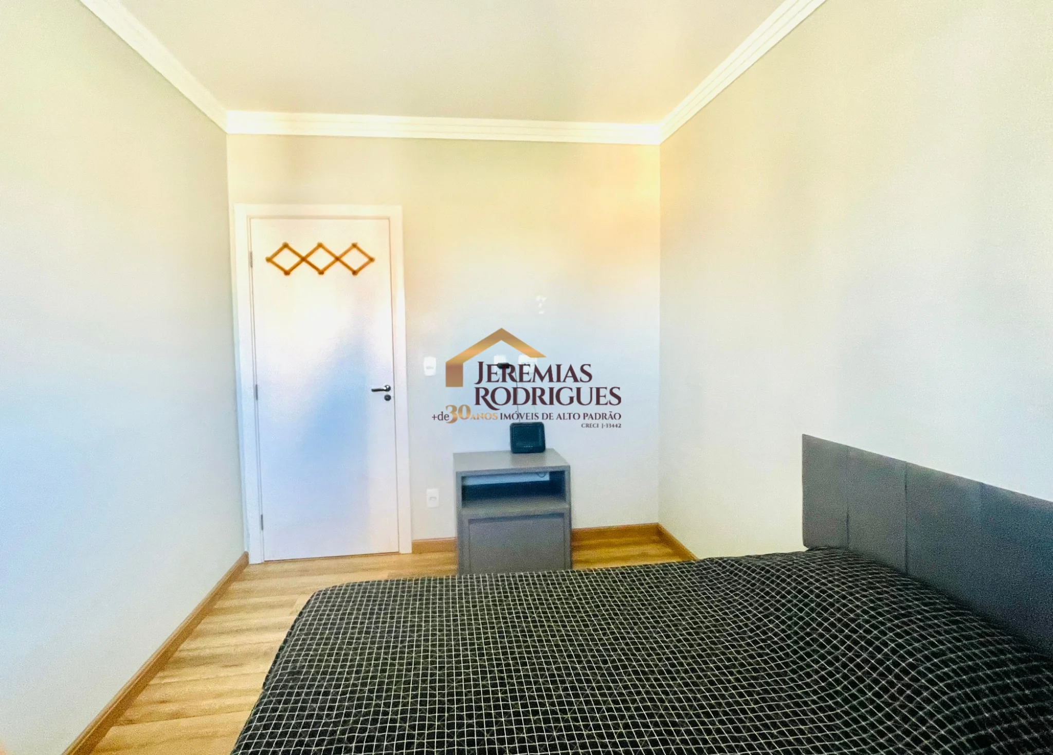 Apartamento à venda no Edifício Maison em Taubaté/ SP.