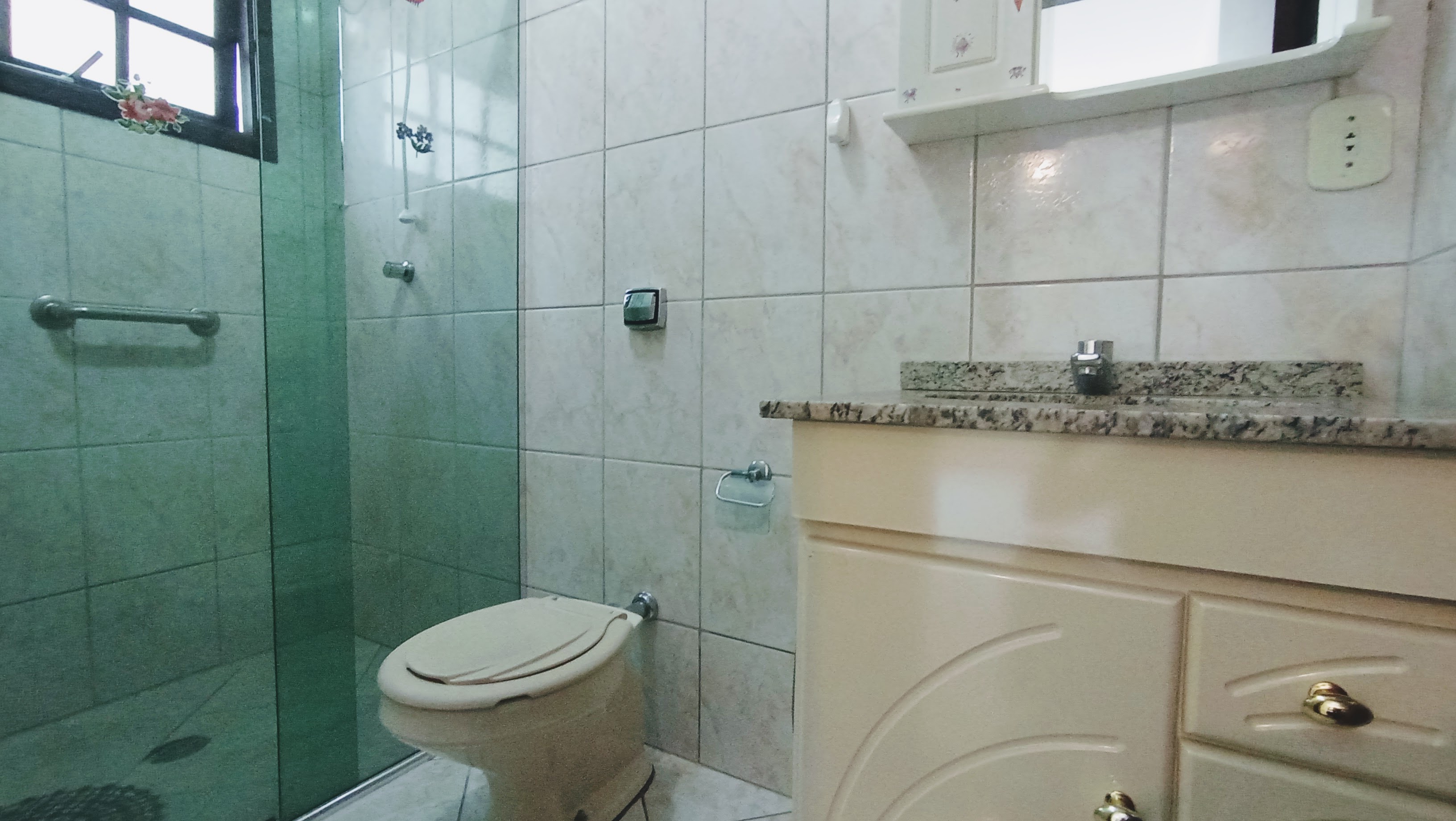 Casa para venda e locação com 3 dormitórios no Condomínio Vale dos Príncipes em Taubaté/SP.