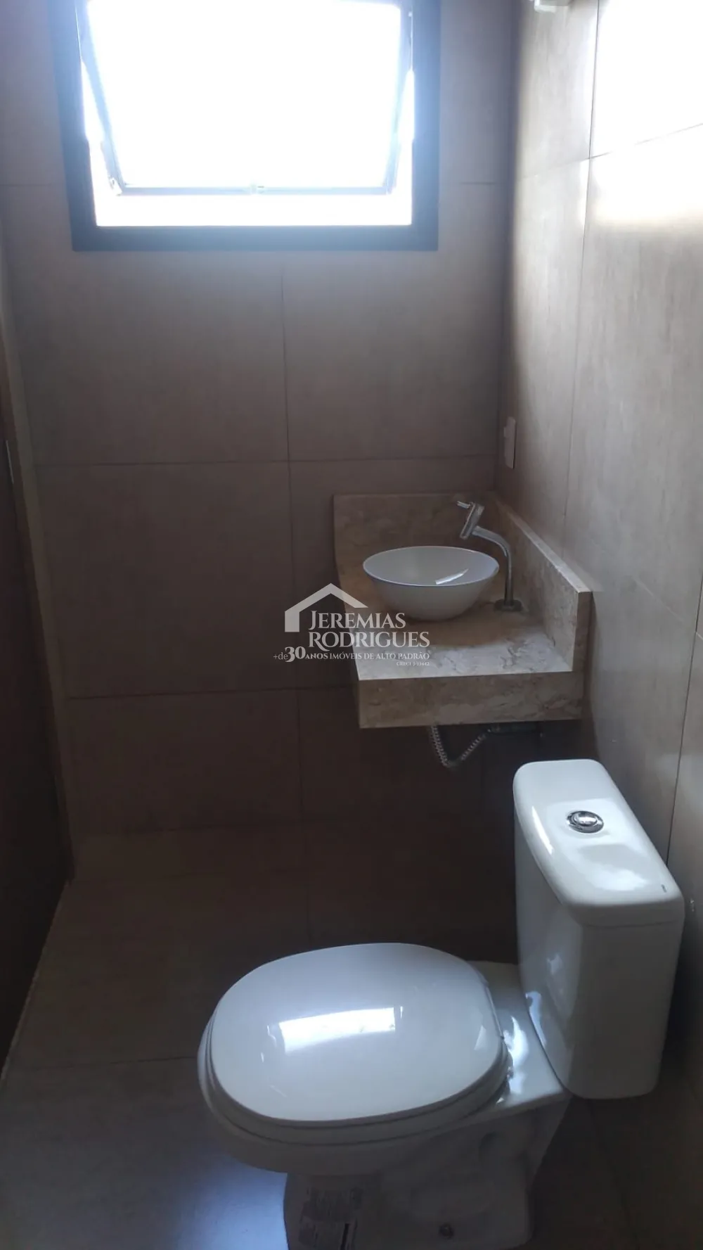 Casa à venda com 3 suítes - Condomínio Pérola do Vale - Tremembé/SP.