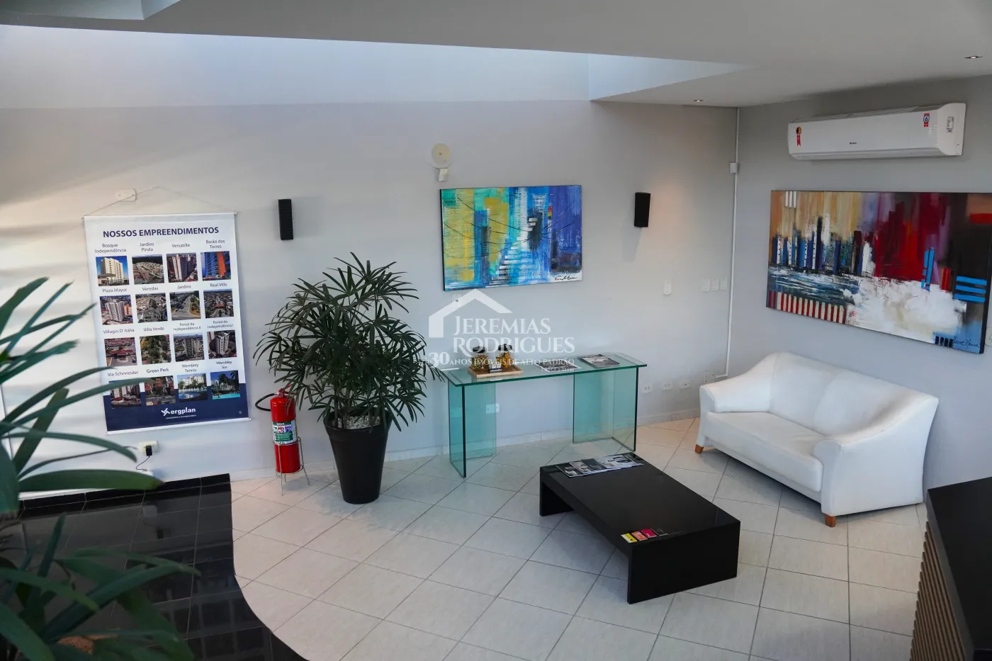 Prédio comercial com 568 m² -  Centro - Taubaté/SP