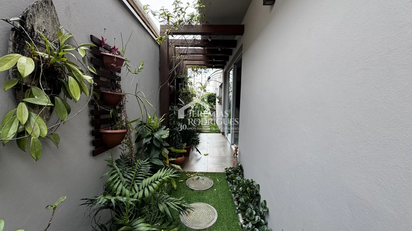 Casa para locação com 3 suítes no Condomínio Reserva dos Lagos em Pindamonhangaba/SP.