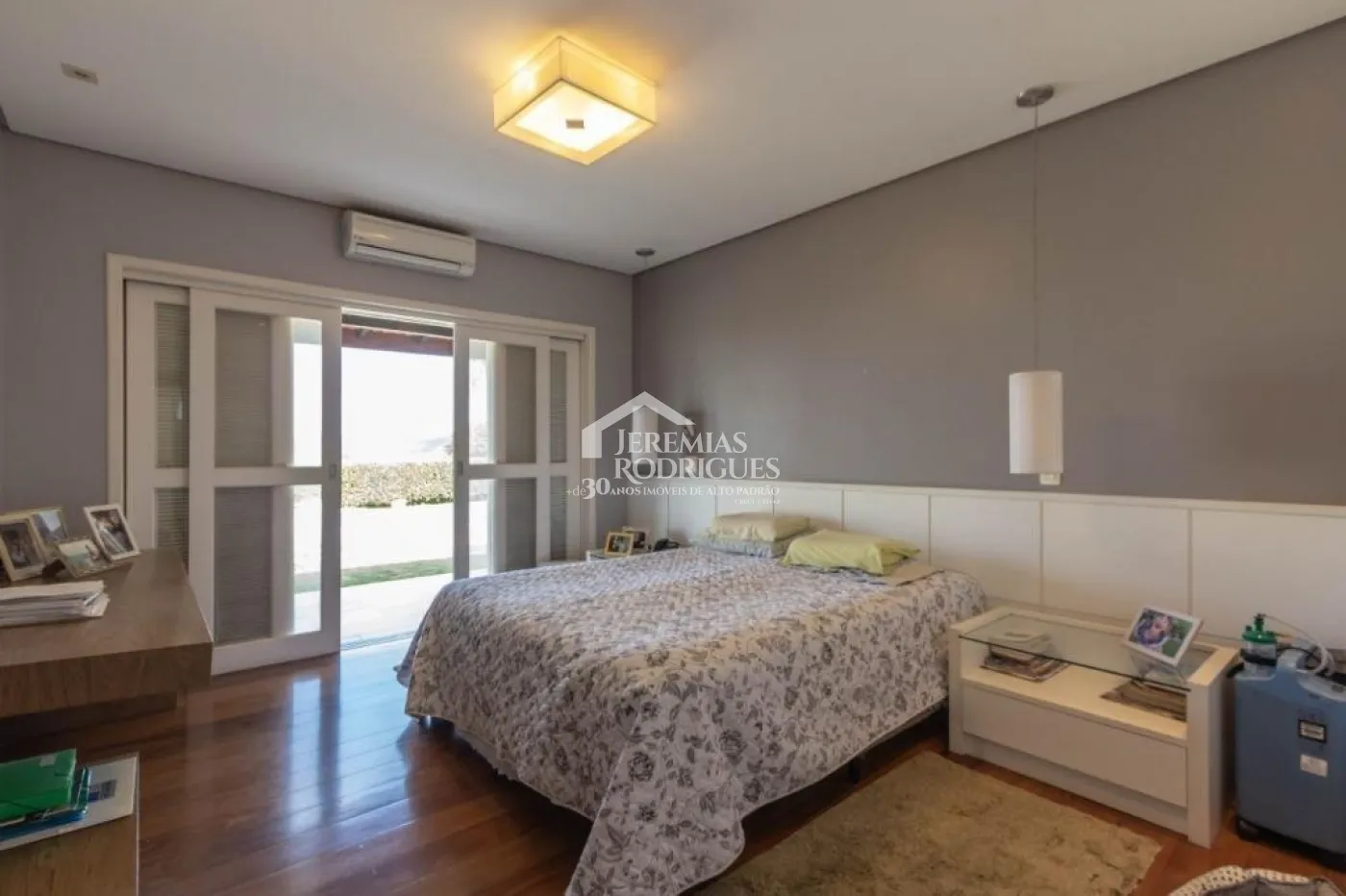 Casa para venda e locação com 4 suítes no Condomínio Chácaras Cataguá em Taubaté/SP