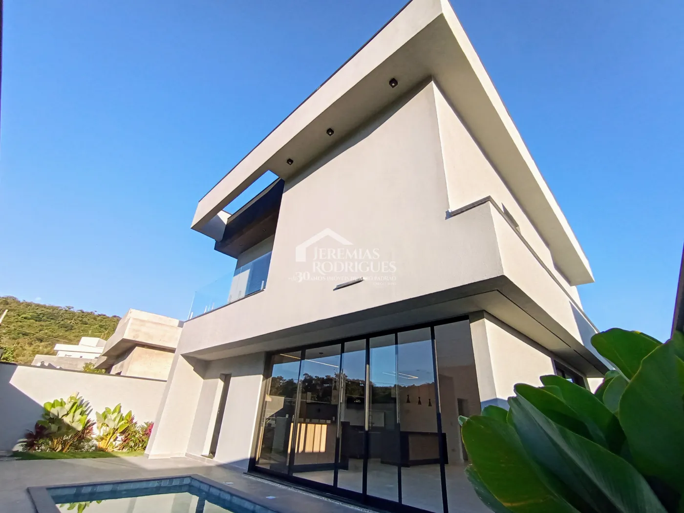 Casa assobradada à venda com 4 dormitórios no Condomínio Cyrella Landscape emTaubaté/SP.