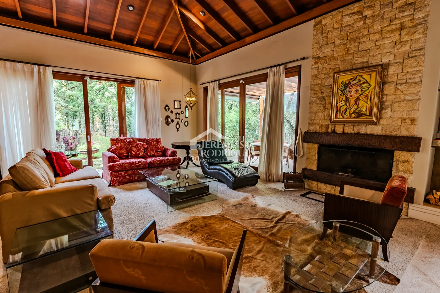 Casa para venda com 5 suítes no Condomínio Villandry em Campos do Jordão/SP