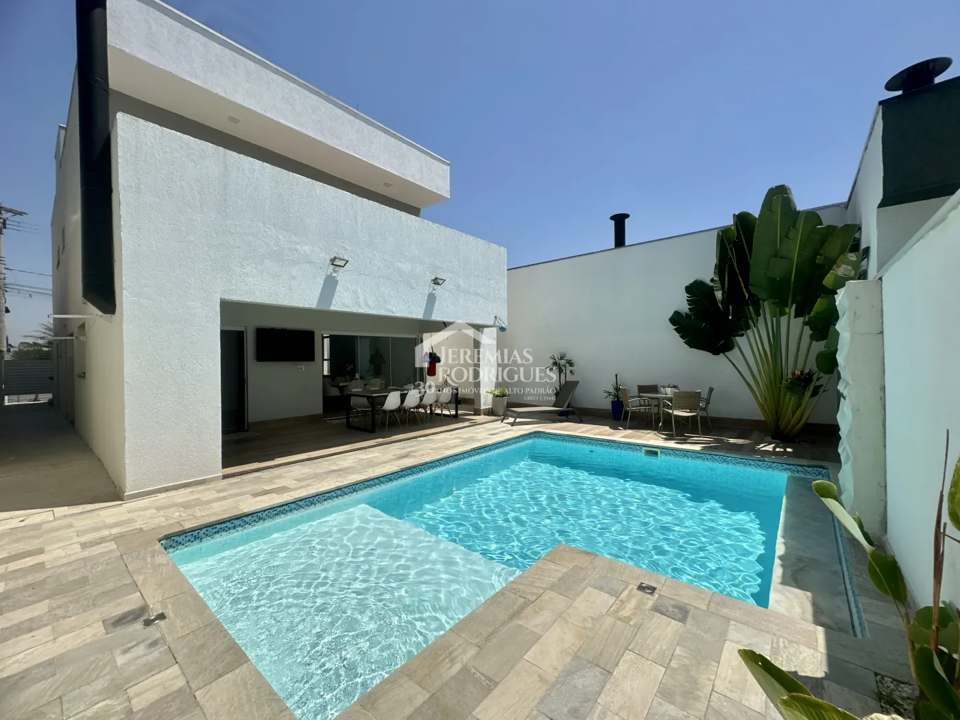 Casa para venda e locação com 3 dormitórios no Condomínio Tecoara em Taubaté/SP.