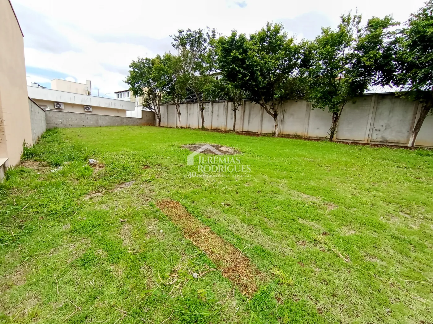 Terreno à venda com 555 m² no Condomínio Terrazzo Di Itália em Taubaté/SP.