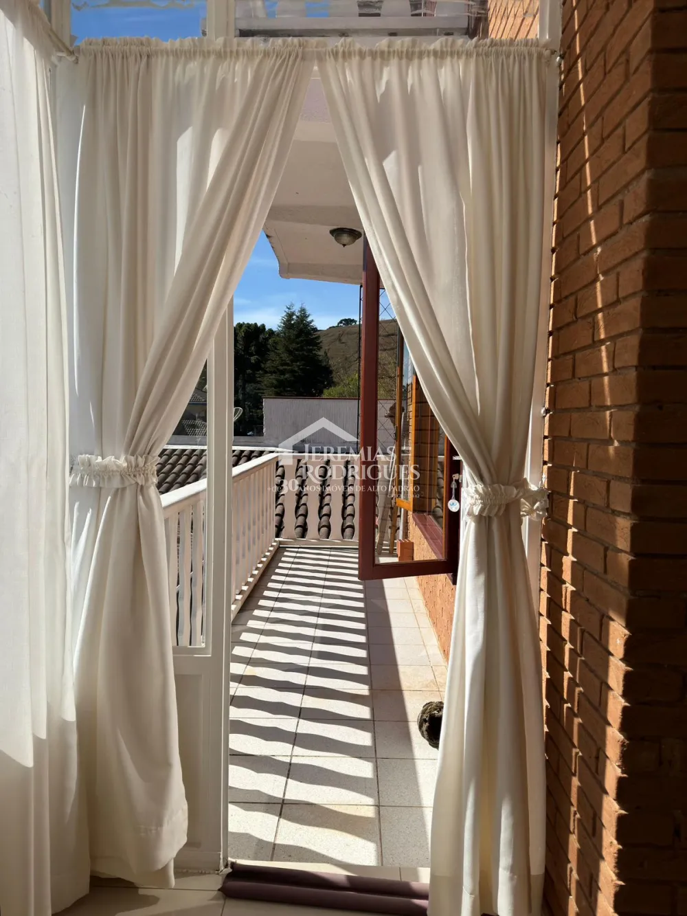 Casa com 4 suítes, 350 m² -  Vila Francalanza - Campos do Jordão/SP.