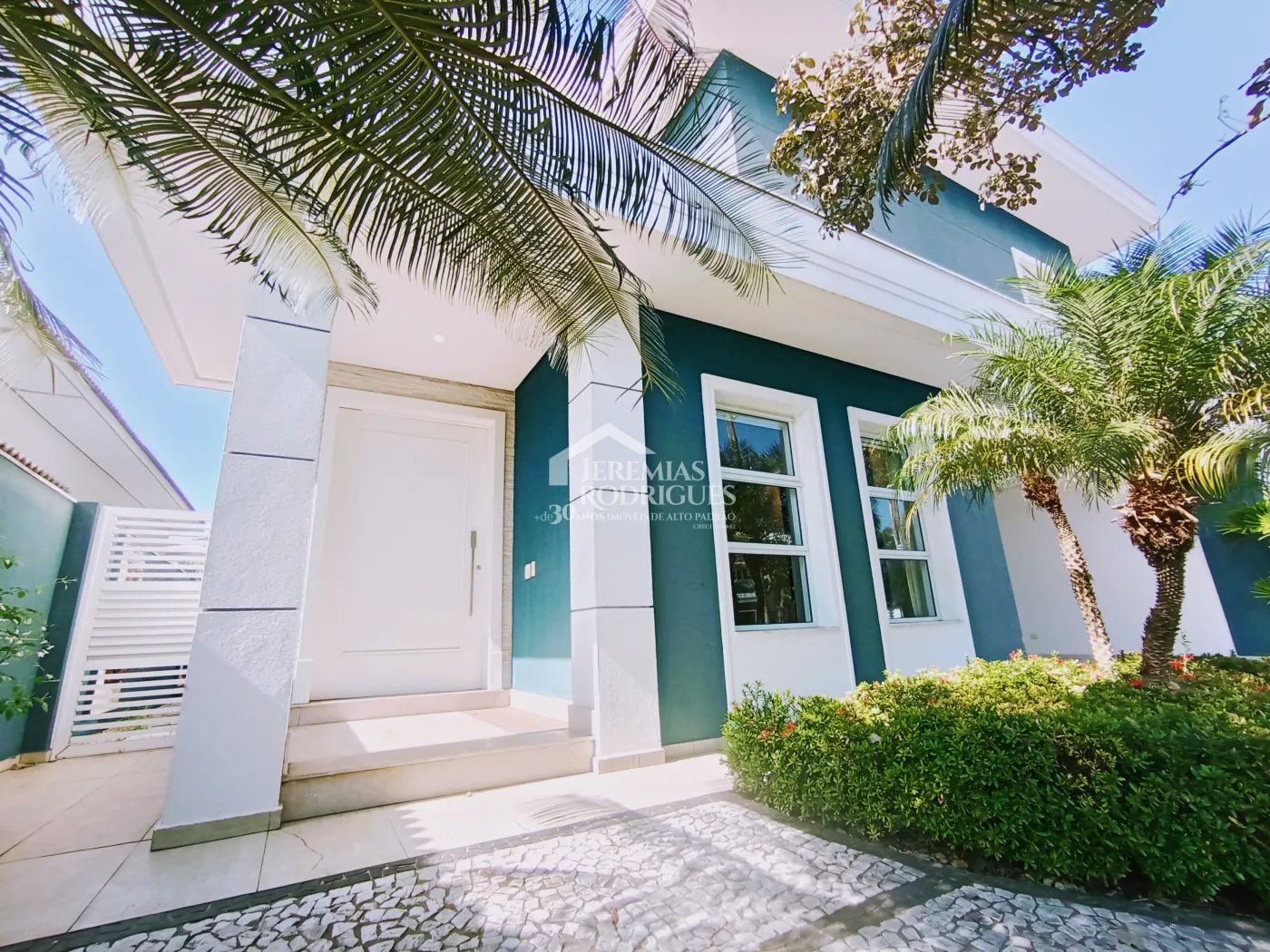 Casa para venda e locação com 4 suítes no Condomínio Taubaté Village em Taubaté/SP.