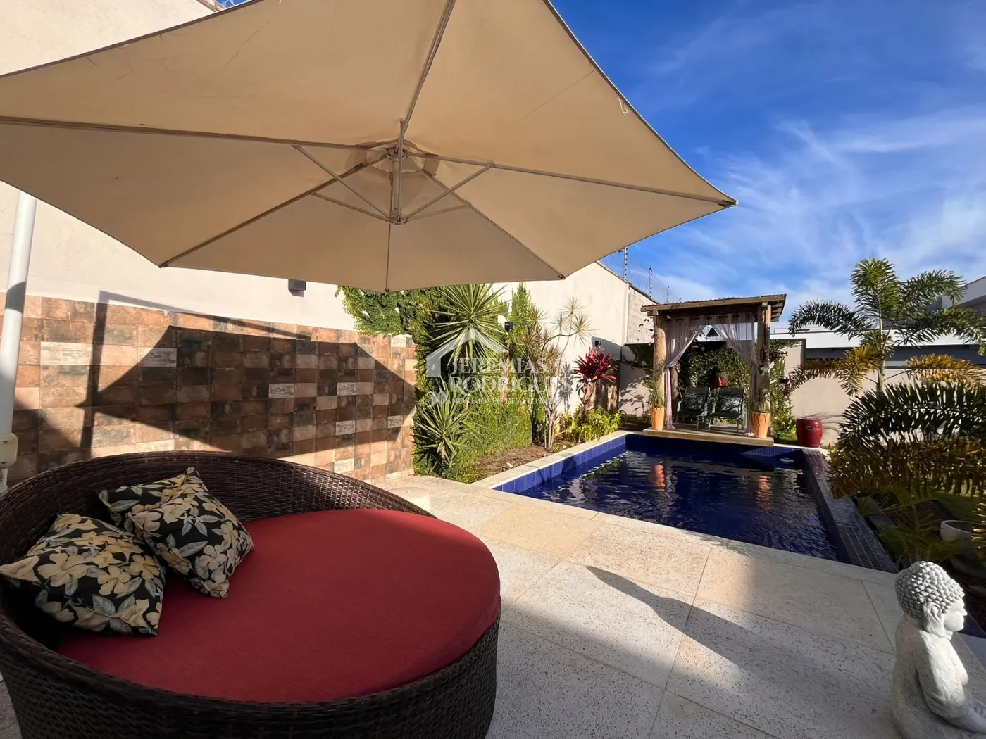 Casa para venda e locação com 2 suítes no Condomínio Verdes Vales em Taubaté/SP