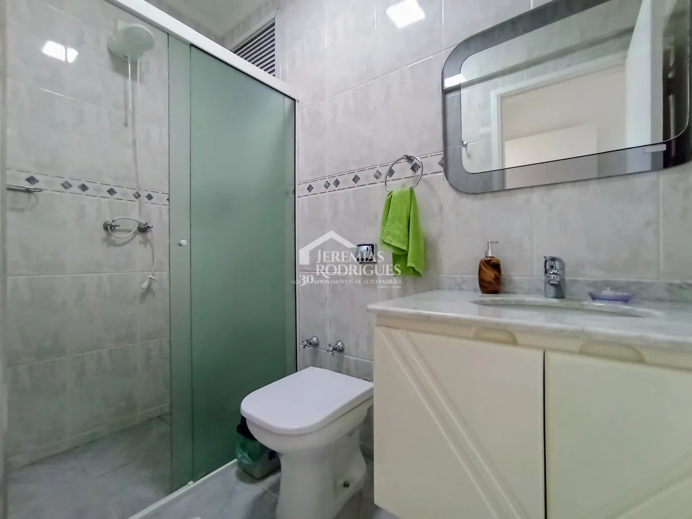 Apartamento para venda com 2 suítes no Edifício Rosa Abirached em Taubaté/SP