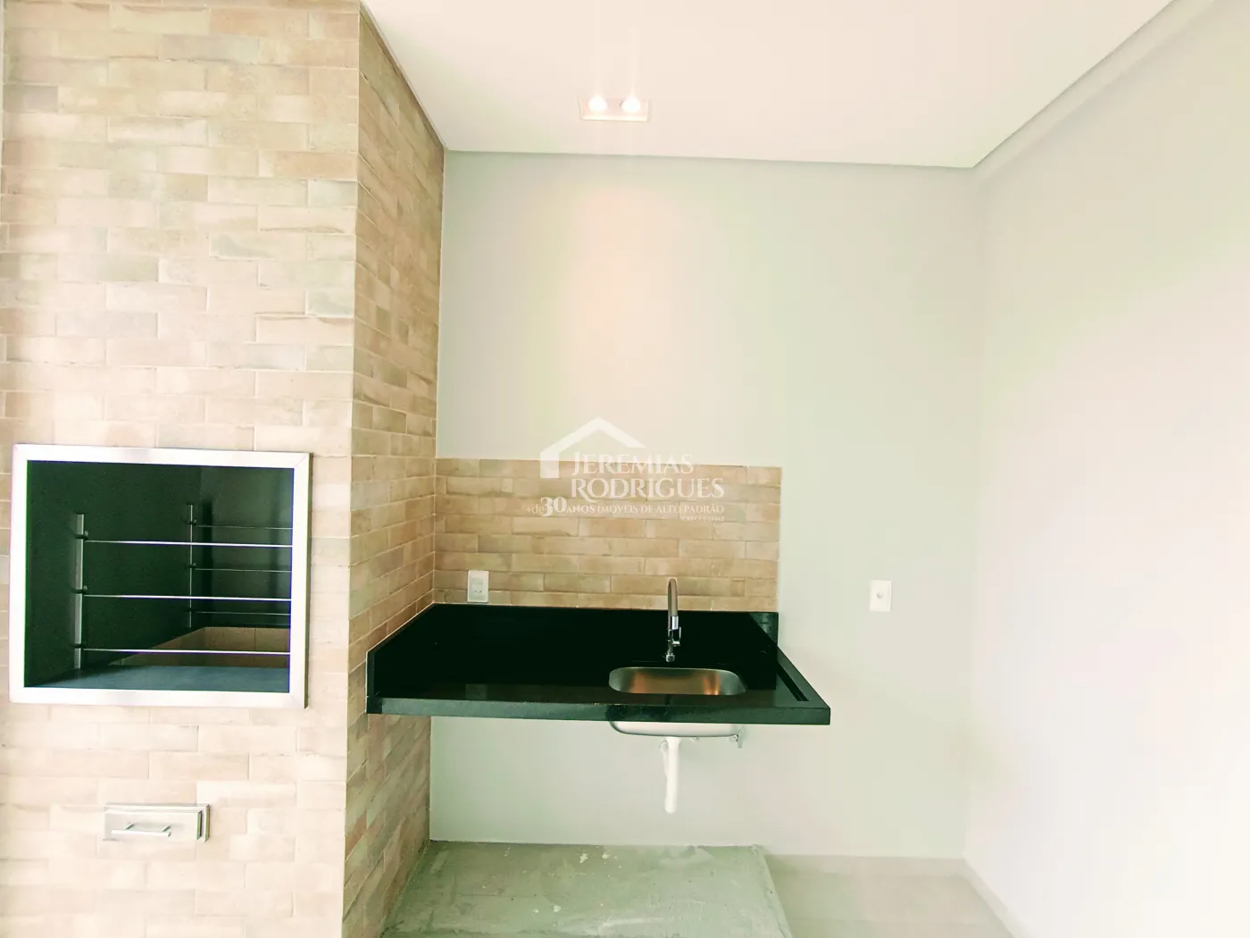 Casa à venda com 3 suítes no Condomínio Ouro Ville em Taubaté/SP