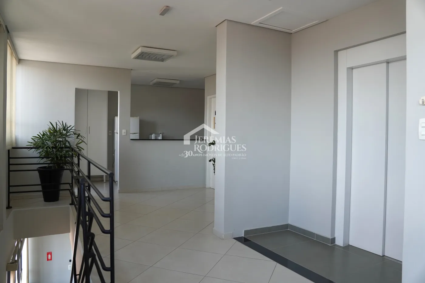 Prédio comercial com 568 m² -  Centro - Taubaté/SP