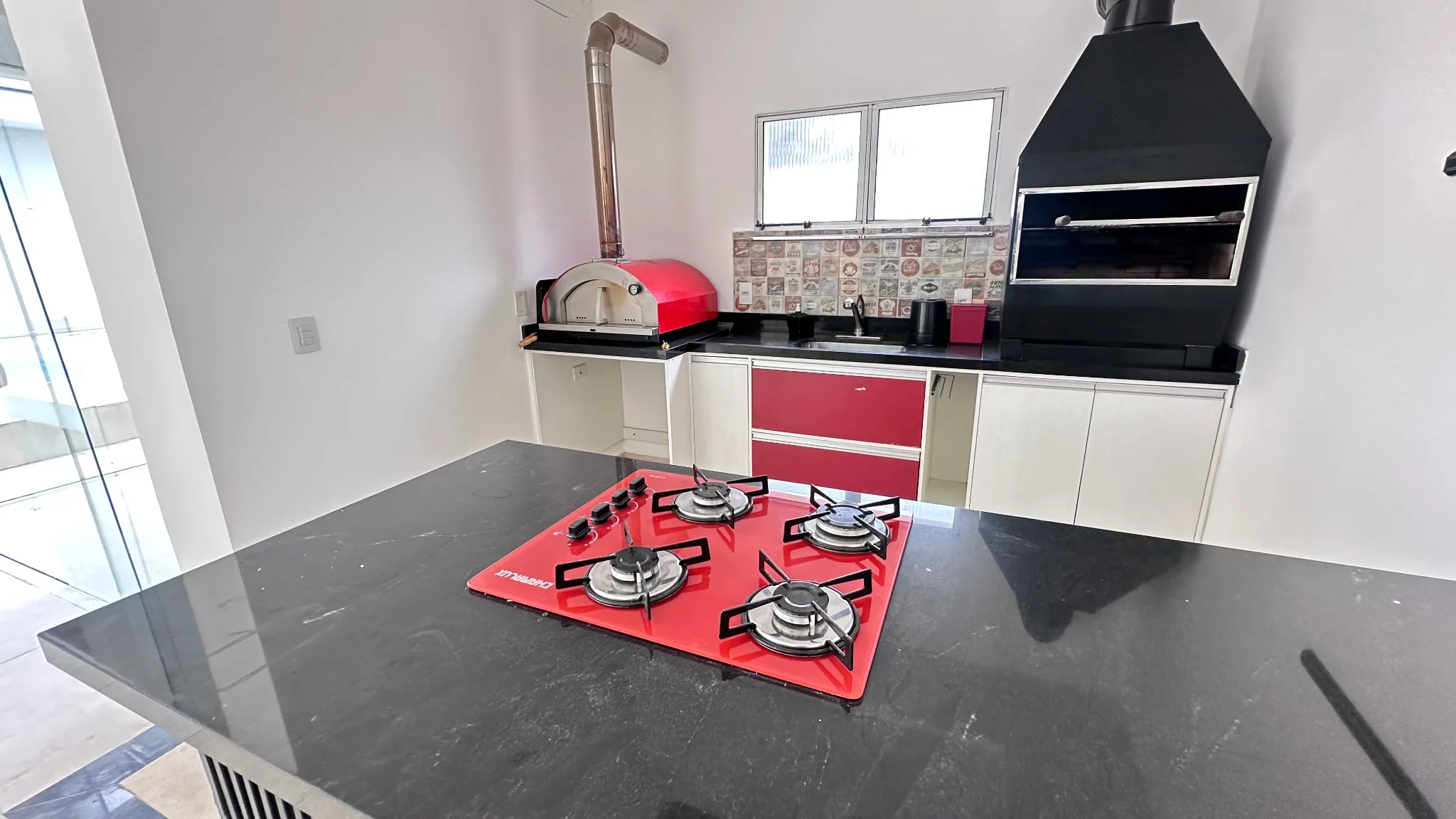 Casa para locação e venda no Condomínio Reserva dos Lagos em Pindamonhangaba/SP.