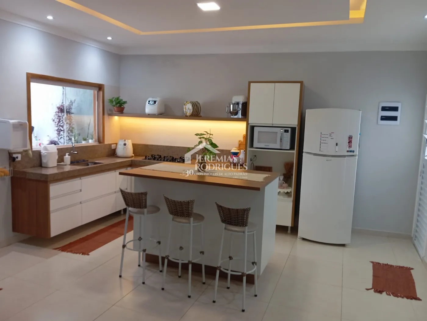 Casa térrea com 3 dormitórios - Jardim Santa Cruz - Taubaté/SP