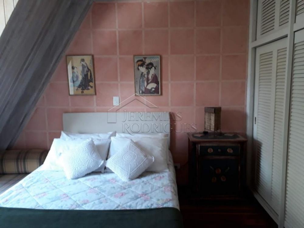 Casa à venda com 3 suítes no Condomínio Recanto do Fojo em Campos do Jordão/SP