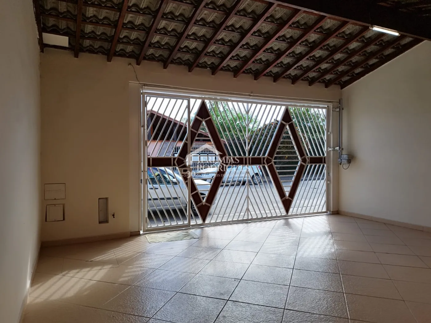 Casa à venda com 4 dormitórios no bairro Alto do Cardoso em Pindamonhangaba/SP.