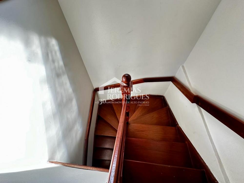 Sobrado em Condomínio com 4 dormitórios - Condomínio Colinas do Sol - Campos do Jordão/SP