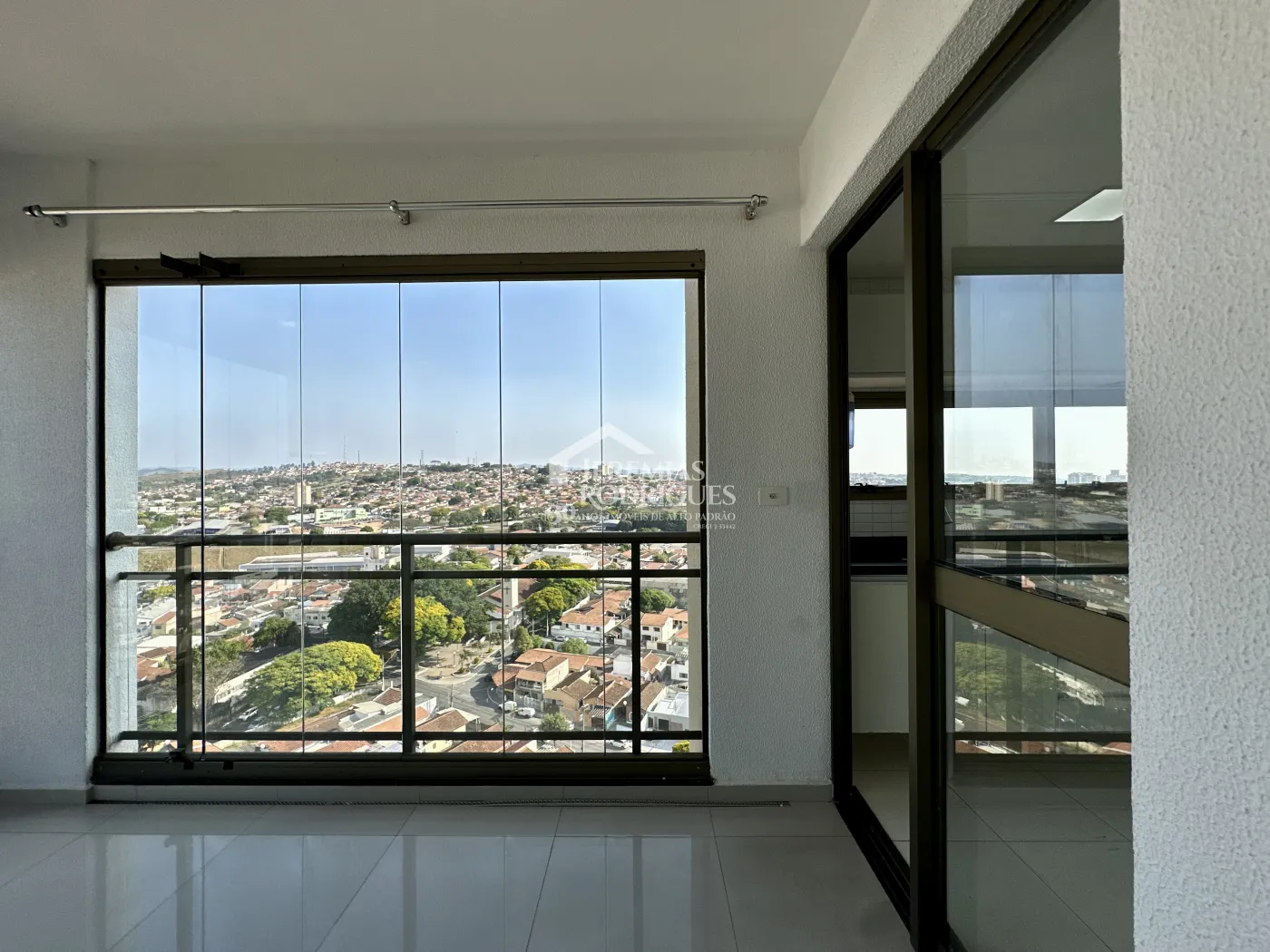 Apartamento com 3 dormitórios, 125 m² - Edifício Jabuticabeiras - Taubaté/SP.