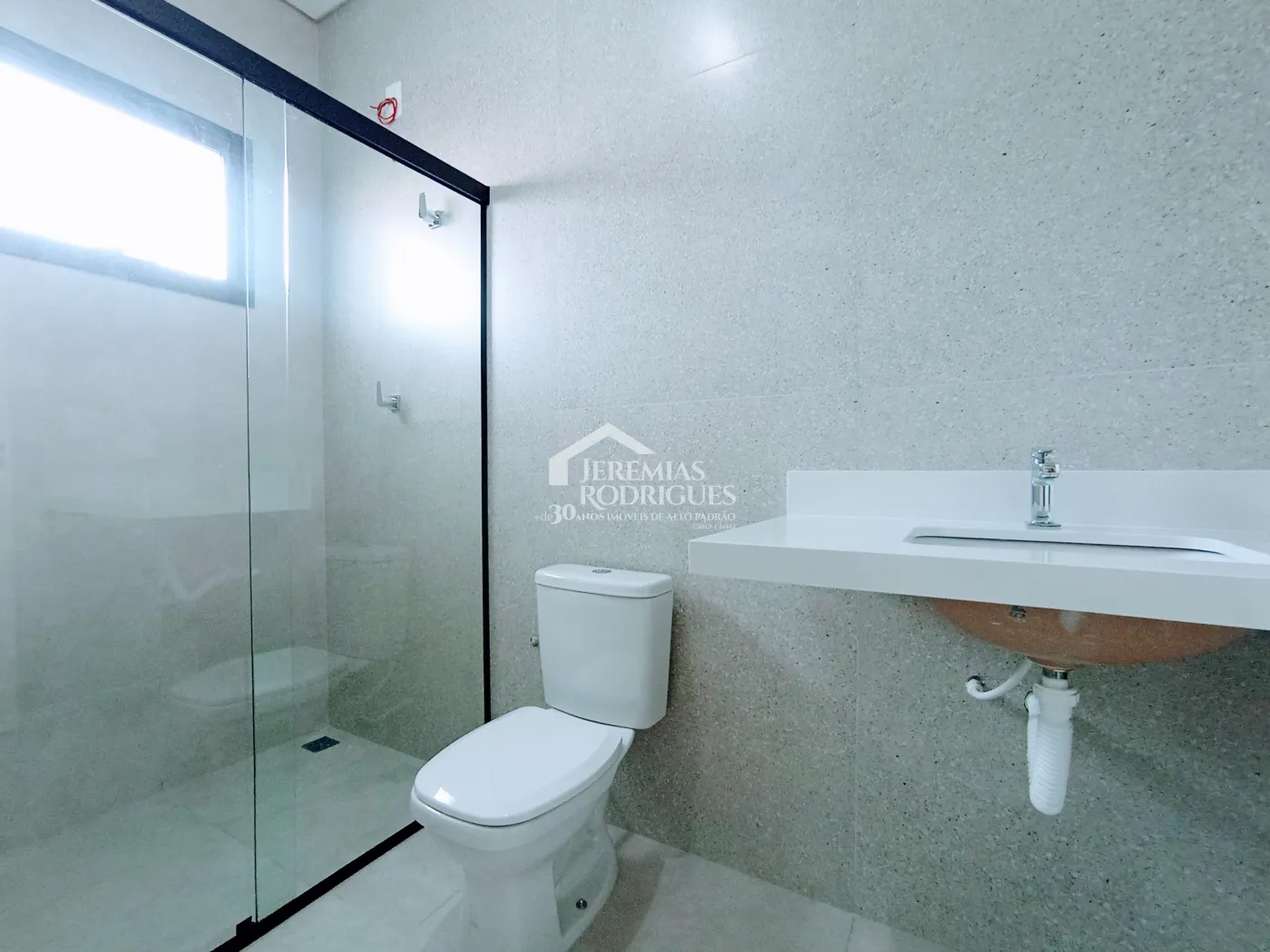 Casa à venda com 3 suítes no Condomínio Ouro Ville em Taubaté/SP