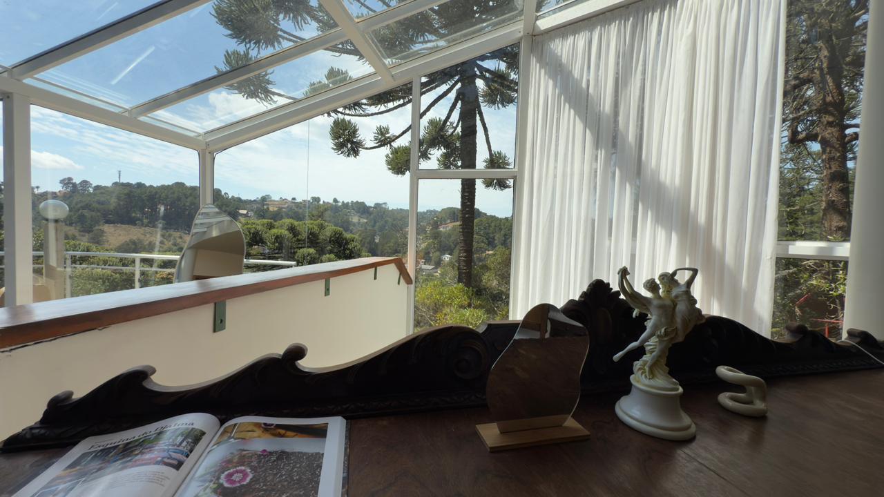 Casa à venda por R$ 2.300.000,00 - Campos do Jordão/SP