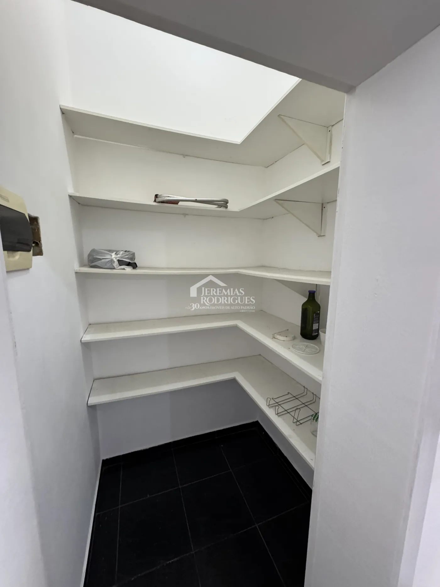 Casa para locação no Condomínio Colonial Village I em Pindamonhangaba/SP.