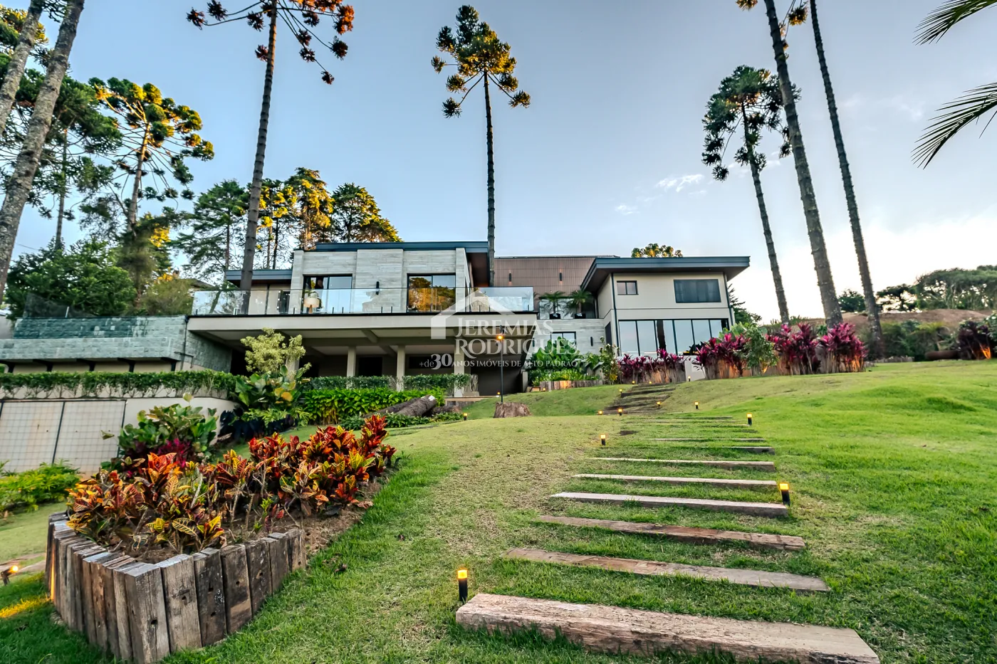Casa de 2727 m² à venda por R$ 15.000.000,00 - Campos do Jordão/SP