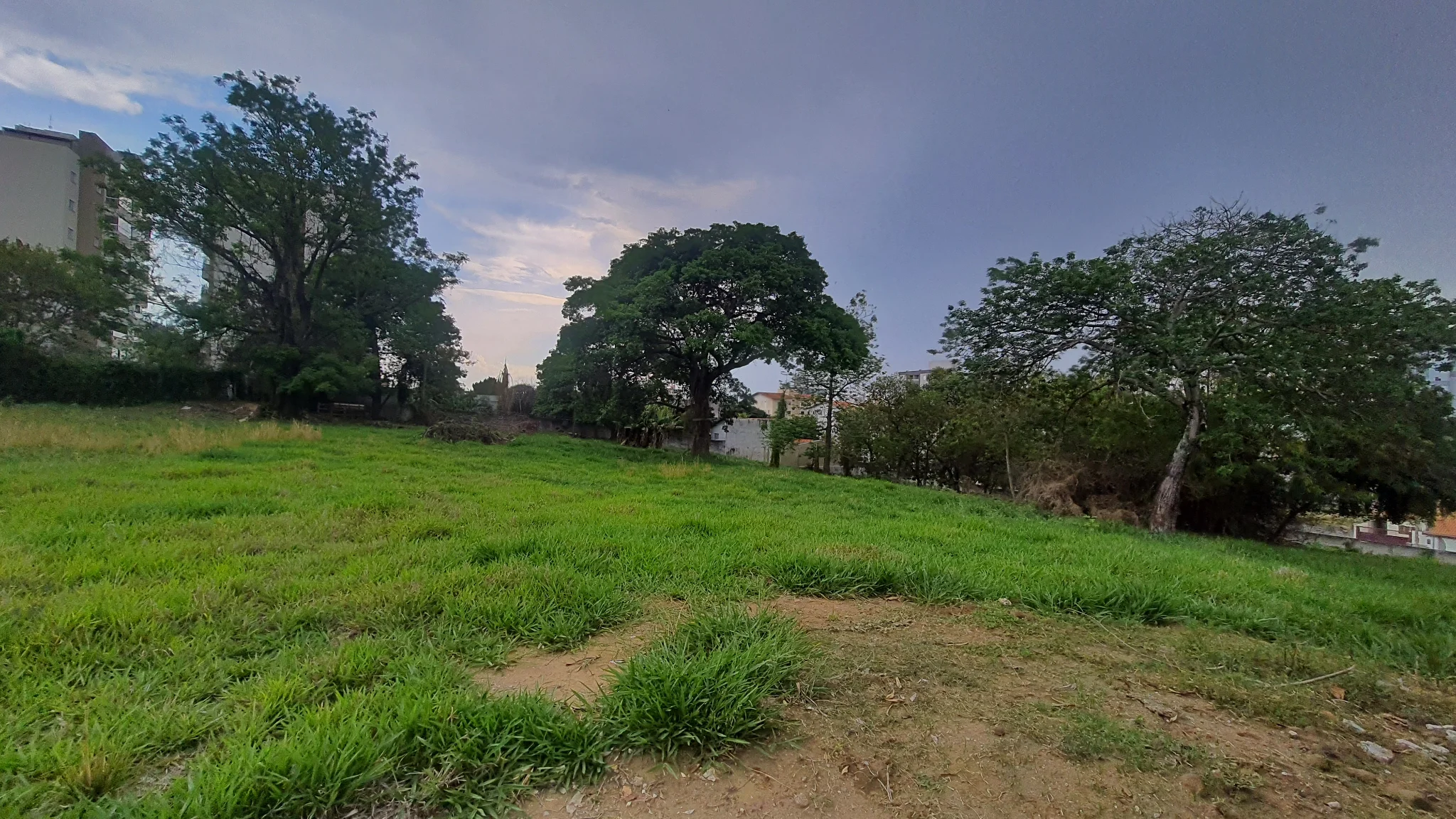 Área à venda com 13.173 m² no bairro Vila São José em Taubaté/SP.