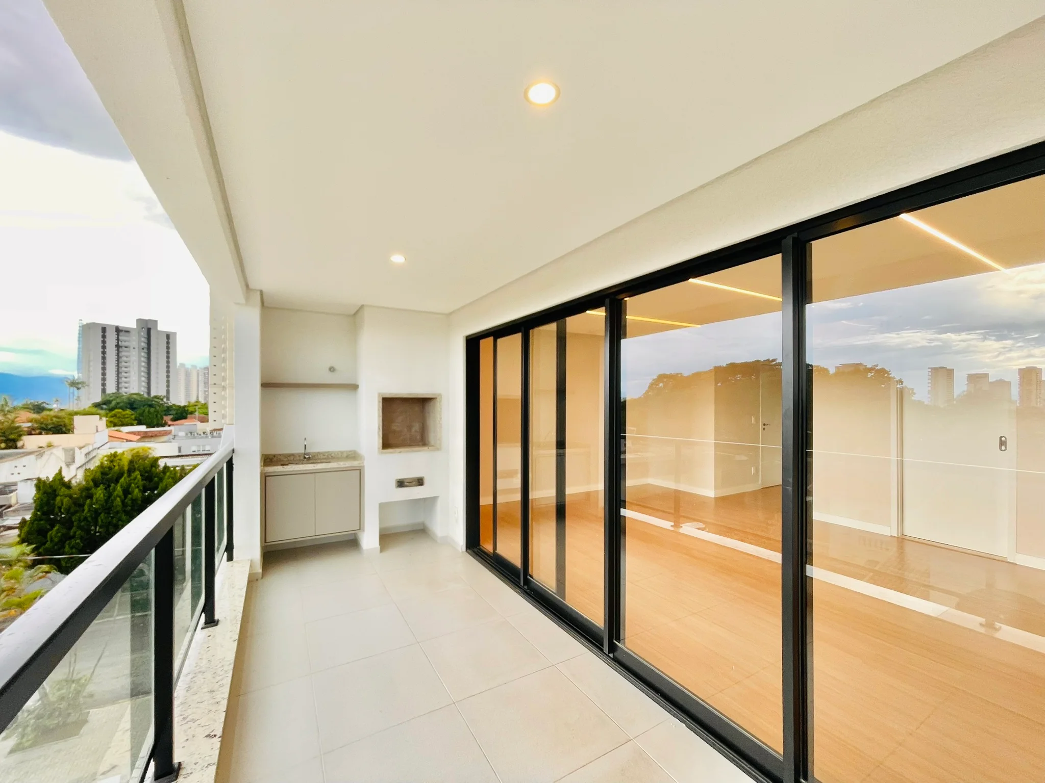 Apartamento para venda e locação com 3 dormitórios no Condomínio Lucca em Taubaté/SP. 