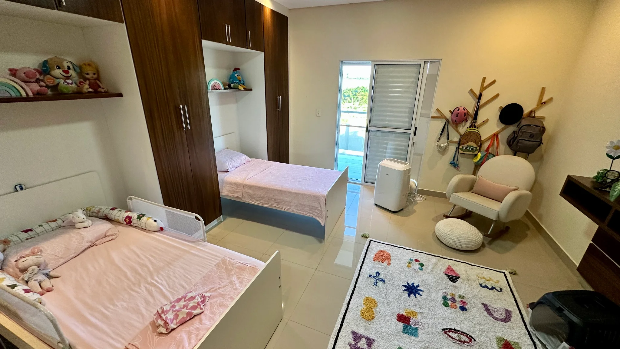 Casa para venda e locação no Condomínio Reserva dos Lagos em Pindamonhangaba/SP. 