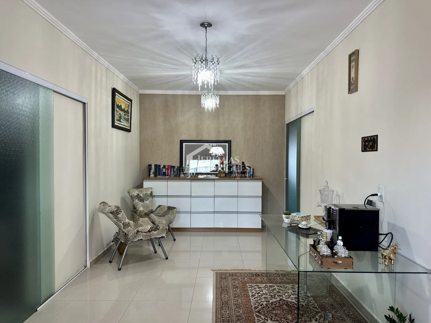 Casa comercial com 320 m² - Chácara Guizard - Taubaté/SP.