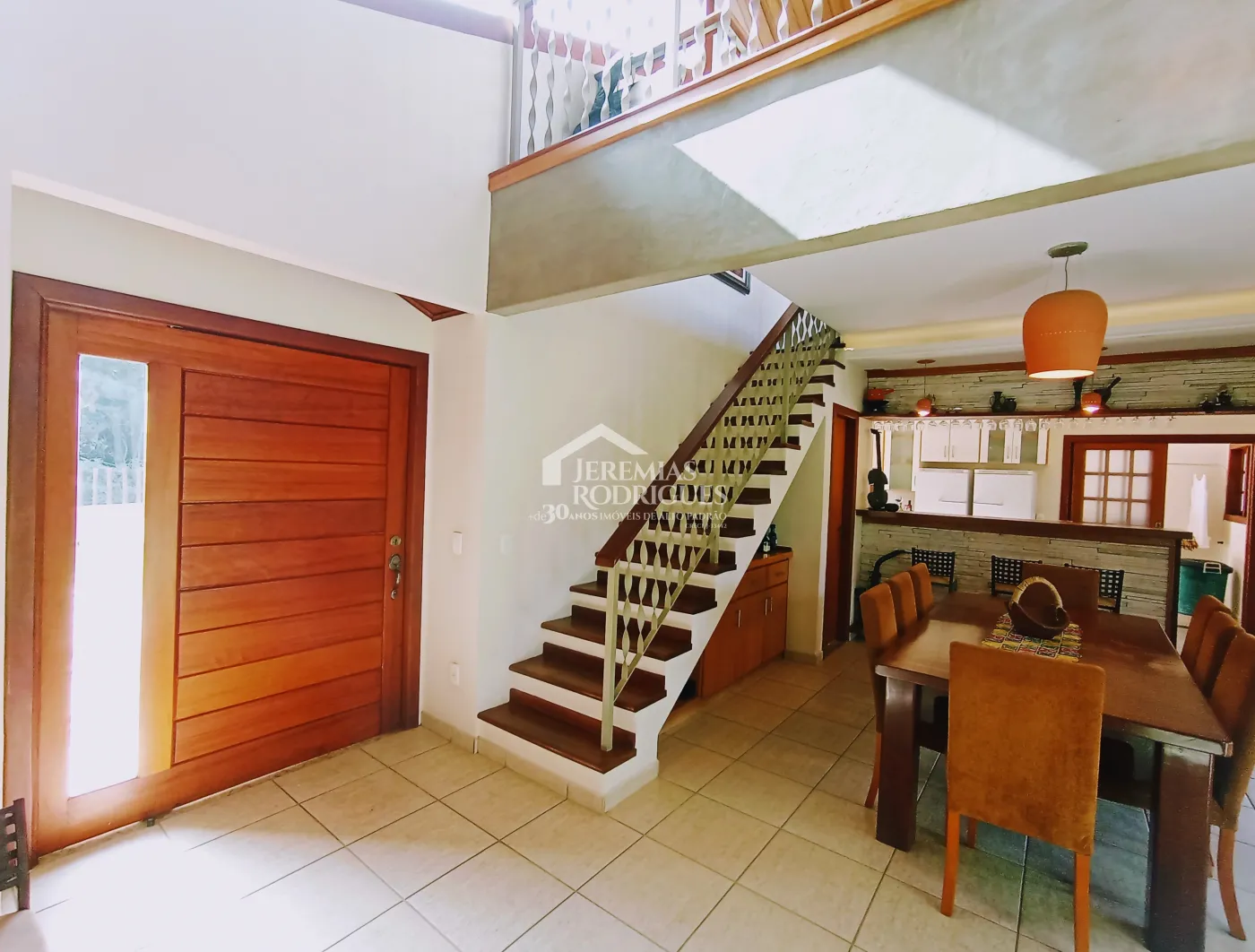 Casa à venda com 3 dormitórios no Condomínio Chácaras Cataguá em Taubaté/SP