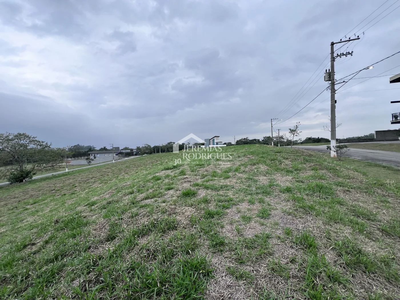 Terreno com 1.320 m² - Condomínio Village da Serra - Tremembé/SP