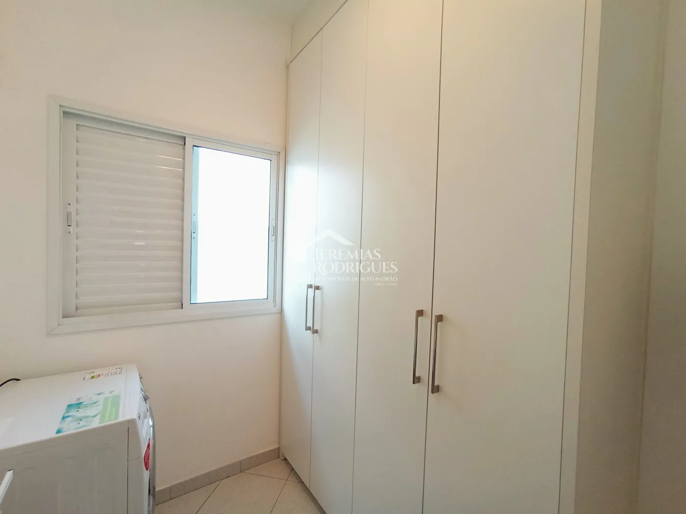 Casa à venda com 4 dormitórios no Condomínio Taubaté Village em Taubaté/SP.