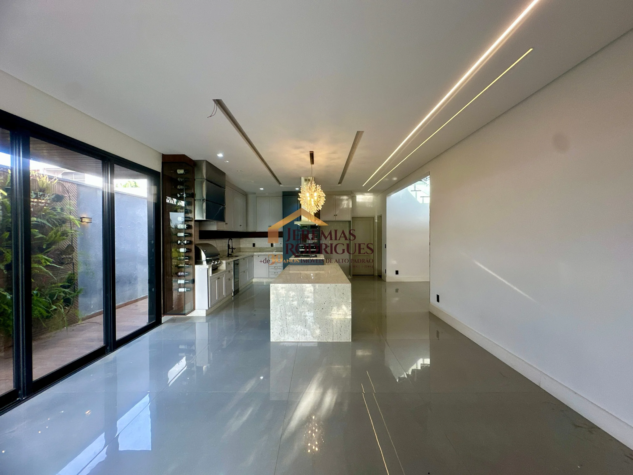 Casa para venda e locação no Condomínio Residencial Verdes Vales em Taubaté/SP.